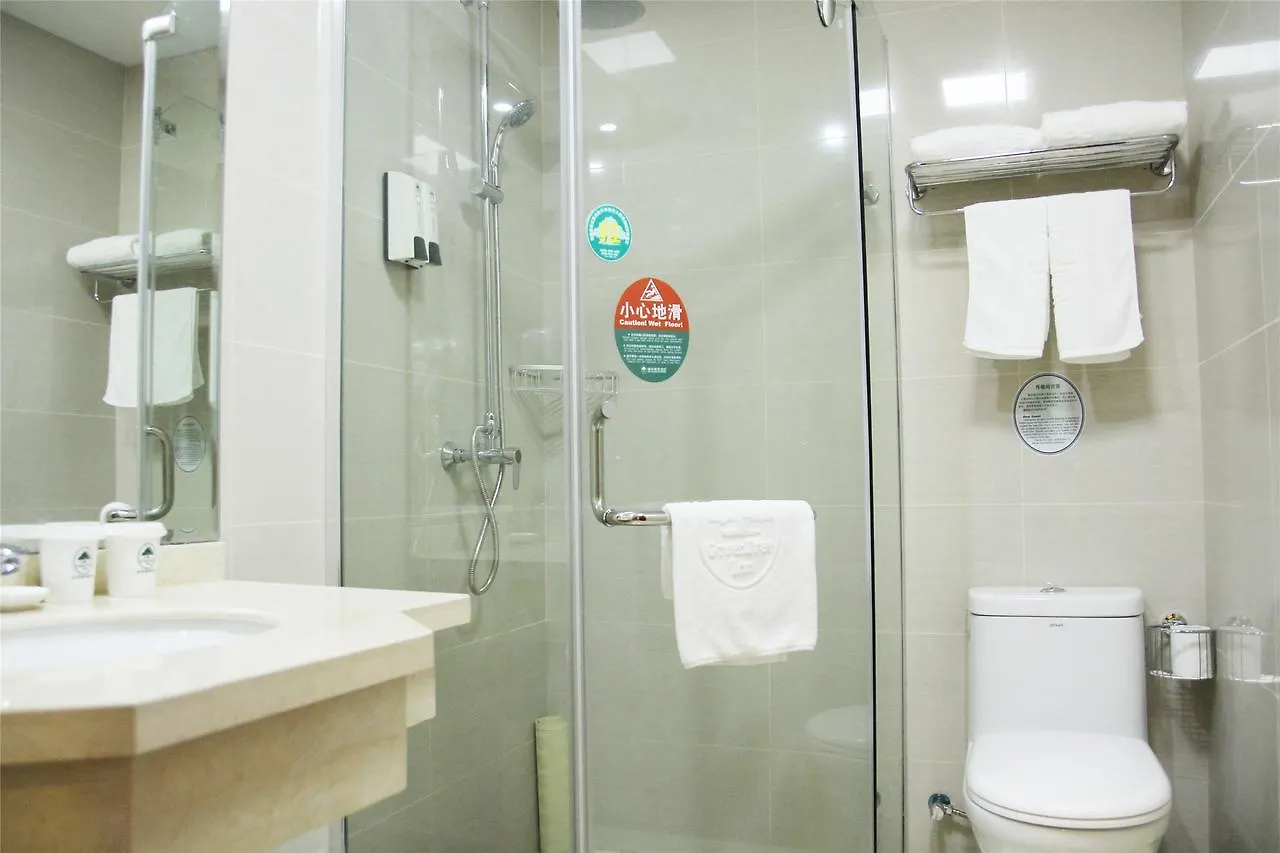 Greentree Inn Jiangsu Suzhou Kunshan Bacheng Town Hubin North Road Business Hotel